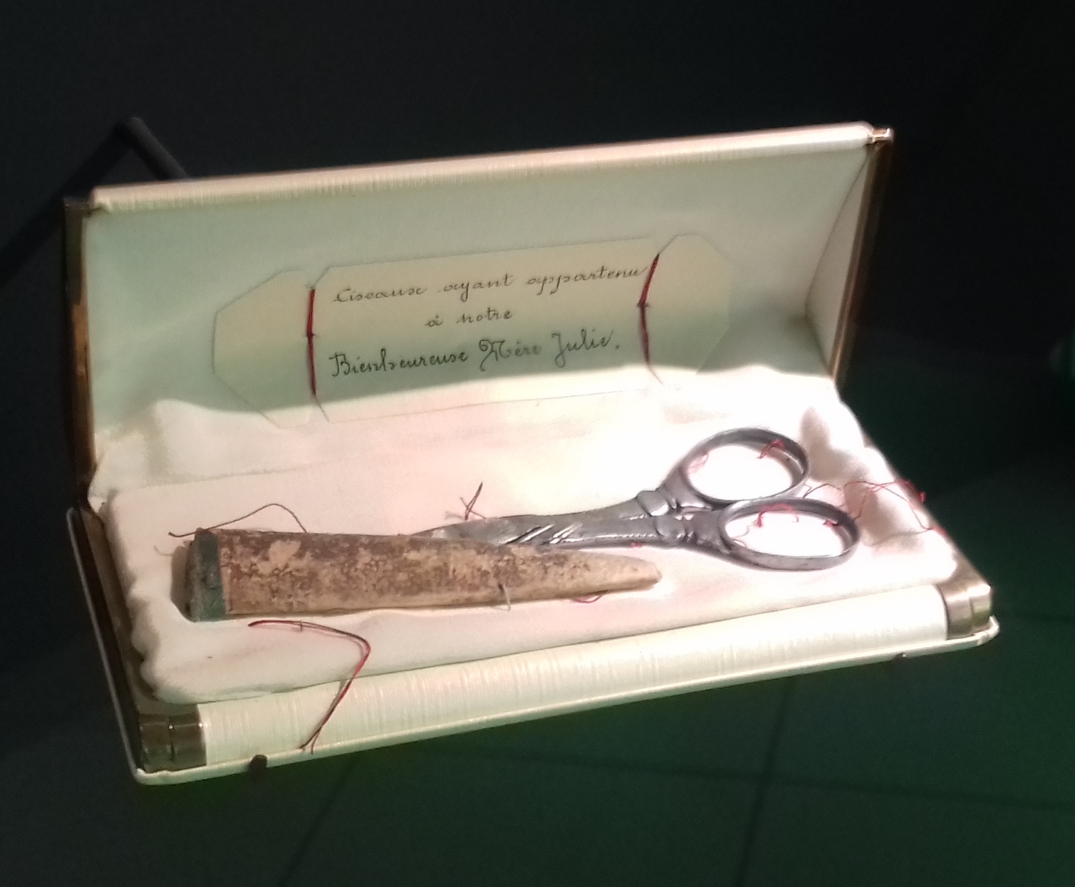 11-ciseaux_Julie